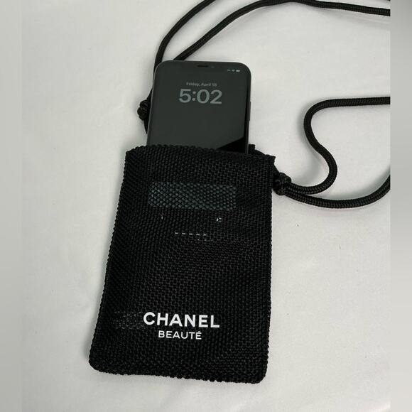 Chanel Beauté Black passport/phone holder Crossbody Pouch/bag - Picture 8 of 10